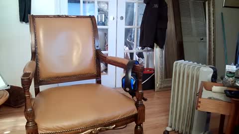 Snapshot of fellatioauto chatting on 03/05/25, 09:59 hungnsexy online show from 03/05/25, 09:59