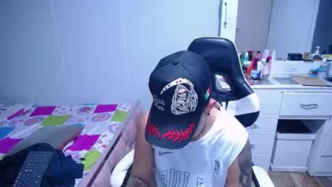 Snapshot of femboy666sixx_ chatting on 03/29/26, 01:27 GABY666 online show from 03/29/26, 01:27