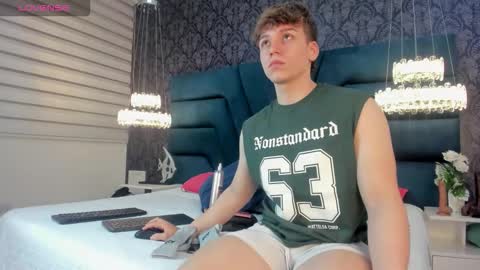 Femboy Max online show from 02/05/26, 11:37