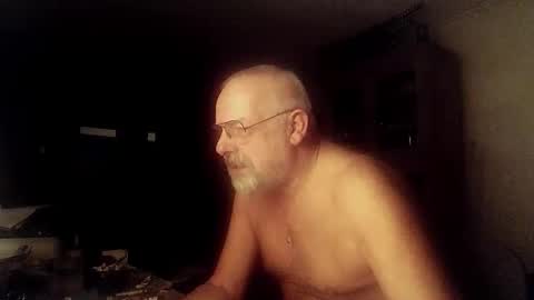 Snapshot of femdom_sub chatting on 12/24/24, 04:00 femdom_sub online show from 12/24/24, 04:00