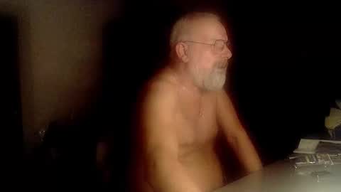 Snapshot of femdom_sub chatting on 10/26/25, 06:47 femdom_sub online show from 10/26/25, 06:47