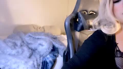 Snapshot of femgirl99 chatting on 01/18/25, 07:49 this is justice tricia a bigelow. she was fucking my husband tom girardi online show from 01/18/25, 07:49