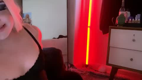 Snapshot of femgirl99 chatting on 02/18/25, 08:47 this is justice tricia a bigelow. she was fucking my husband tom girardi online show from 02/18/25, 08:47