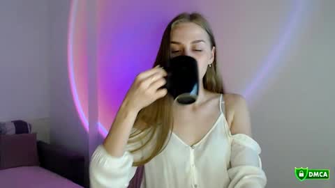 Femke online show from 10/25/25, 02:13