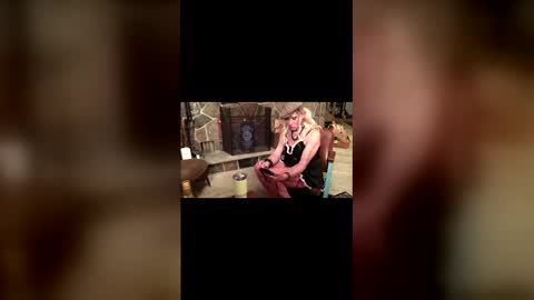 Nicole online show from 12/01/25, 01:21