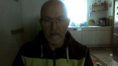 Snapshot of femtiotalet chatting on 12/22/25, 12:57 femtiotalet online show from 12/22/25, 12:57