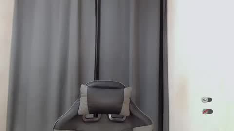 Snapshot of femylove chatting on 01/21/25, 08:11 YOUR BEAUTIFUL ASIANFHEMY online show from 01/21/25, 08:11