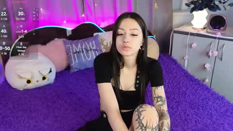 Snapshot of fenilea chatting on 12/03/25, 06:10 Fenilea online show from 12/03/25, 06:10