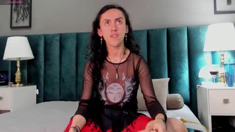 Snapshot of fenix_karoll chatting on 12/10/24, 04:45 Karol online show from 12/10/24, 04:45