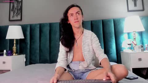 Snapshot of fenix_karoll chatting on 12/15/24, 09:09 Karol online show from 12/15/24, 09:09