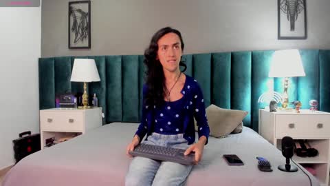 Snapshot of fenix_karoll chatting on 01/01/25, 07:09 Karol online show from 01/01/25, 07:09