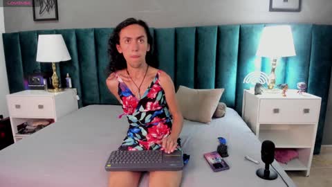 Snapshot of fenix_karoll chatting on 01/01/25, 10:11 Karol online show from 01/01/25, 10:11