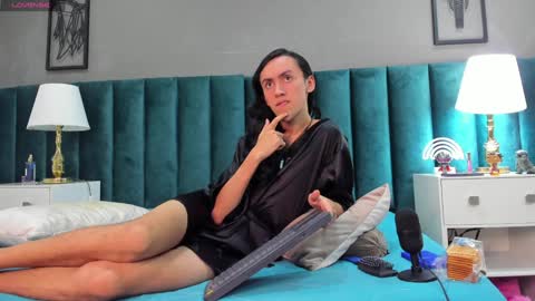 Snapshot of fenix_karoll chatting on 02/05/25, 06:13 Karol online show from 02/05/25, 06:13