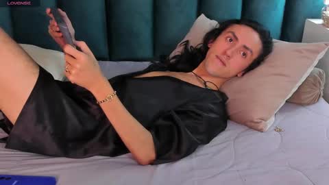 Snapshot of fenix_karoll chatting on 03/04/25, 05:24 Karol online show from 03/04/25, 05:24