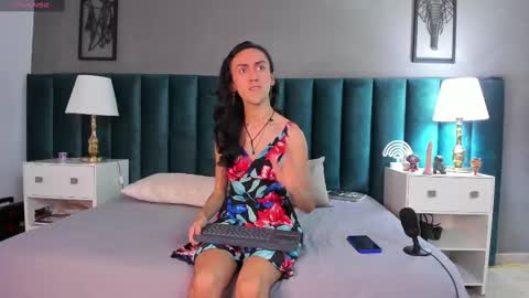 Snapshot of fenix_karoll chatting on 03/07/25, 05:08 Karol online show from 03/07/25, 05:08