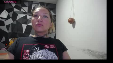 Snapshot of fenix_purple chatting on 01/18/26, 03:27 FENIX online show from 01/18/26, 03:27