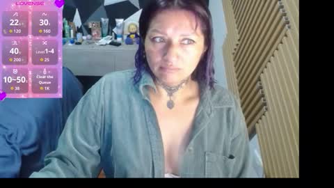 Snapshot of fenix_purple chatting on 02/16/26, 06:37 FENIX online show from 02/16/26, 06:37