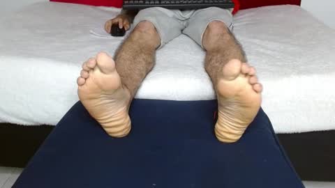 Snapshot of fenixtream chatting on 12/04/24, 12:08 FeniXtream online show from 12/04/24, 12:08