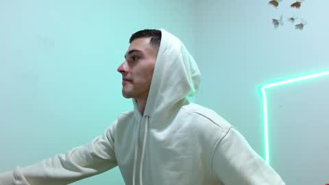 Snapshot of fenixtream chatting on 12/23/24, 12:30 FeniXtream online show from 12/23/24, 12:30