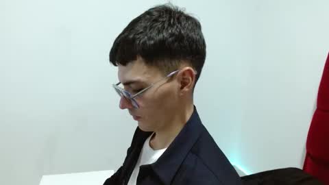 Snapshot of fenixtream chatting on 01/07/25, 07:38 FeniXtream online show from 01/07/25, 07:38