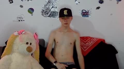 Snapshot of fenixx_777 chatting on 02/06/25, 01:38 Fenixx 777 online show from 02/06/25, 01:38