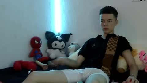 Snapshot of fenixx_777 chatting on 02/11/25, 08:20 Fenixx 777 online show from 02/11/25, 08:20