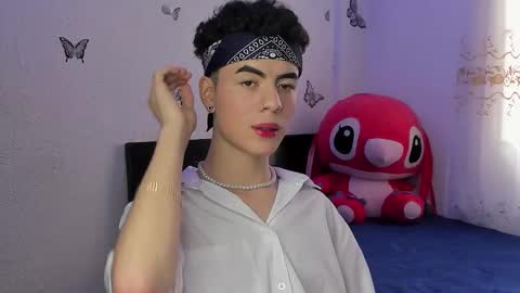 Snapshot of fenixx_777 chatting on 09/17/25, 08:54 Fenixx 777 online show from 09/17/25, 08:54