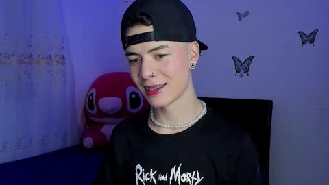 Snapshot of fenixx_777 chatting on 09/25/25, 03:32 Fenixx 777 online show from 09/25/25, 03:32