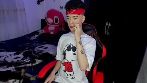 Snapshot of fenixx_777 chatting on 10/15/25, 02:11 Fenixx 777 online show from 10/15/25, 02:11