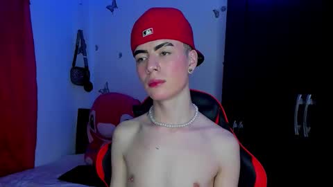 Snapshot of fenixx_777 chatting on 10/24/25, 03:36 Fenixx 777 online show from 10/24/25, 03:36