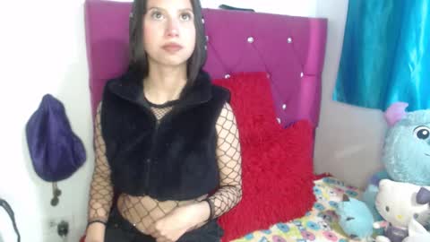 Snapshot of fenixxx1604 chatting on 10/18/25, 07:47 Fenixxx online show from 10/18/25, 07:47