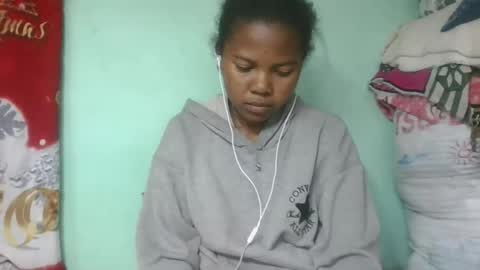 Snapshot of fenou122745 chatting on 09/15/25, 07:03 fenou122745 online show from 09/15/25, 07:03