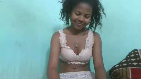 Snapshot of fenou122745 chatting on 10/20/25, 09:21 fenou122745 online show from 10/20/25, 09:21