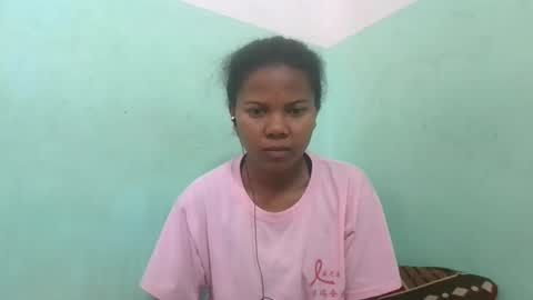 Snapshot of fenou122745 chatting on 11/27/25, 06:48 fenou122745 online show from 11/27/25, 06:48