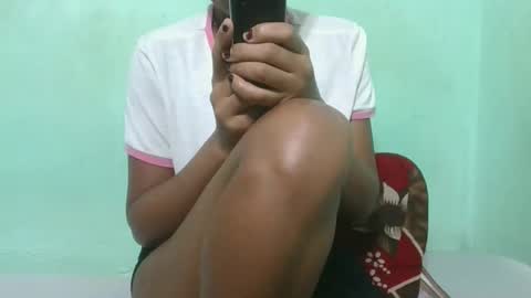 Snapshot of fenou122745 chatting on 12/22/25, 05:15 fenou122745 online show from 12/22/25, 05:15