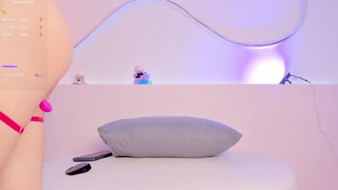 Snapshot of fer_luu chatting on 01/03/25, 08:32  Fernanda Luna  online show from 01/03/25, 08:32