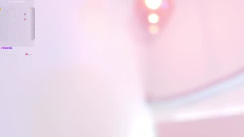 Snapshot of fer_luu chatting on 01/11/25, 11:24  Fernanda Luna  online show from 01/11/25, 11:24