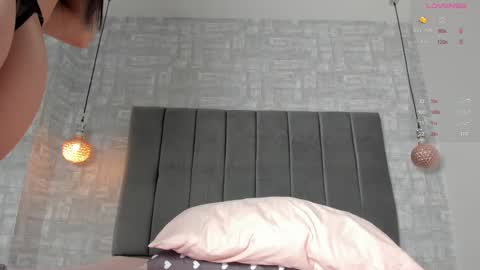 Snapshot of fer_luu chatting on 03/05/25, 12:33  Fernanda Luna  online show from 03/05/25, 12:33