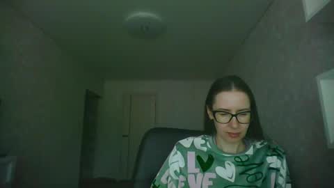Snapshot of feraliss chatting on 05/29/26, 10:57 feraliss online show from 05/29/26, 10:57