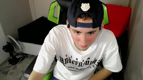 Snapshot of fernan_flow chatting on 11/27/25, 03:08 FERNANDO online show from 11/27/25, 03:08