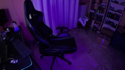 Snapshot of fernan_reds chatting on 11/18/25, 06:01 Fernan online show from 11/18/25, 06:01