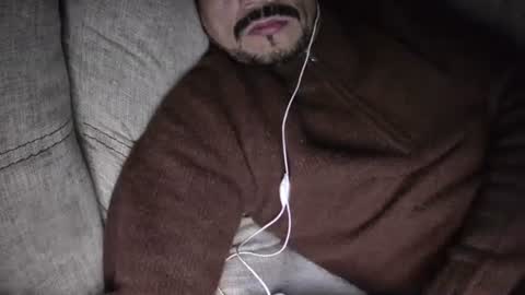 Snapshot of fernand89 chatting on 01/19/25, 06:42 fernand89 online show from 01/19/25, 06:42