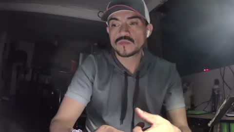 Snapshot of fernand89 chatting on 01/21/25, 06:00 fernand89 online show from 01/21/25, 06:00