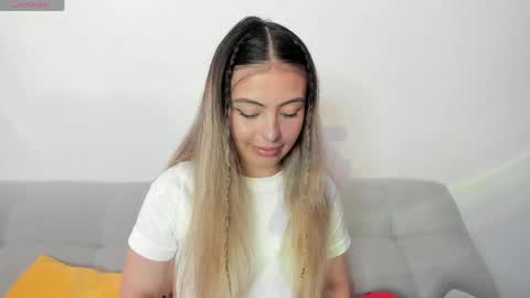 fernanda  online show from 04/13/26, 03:28