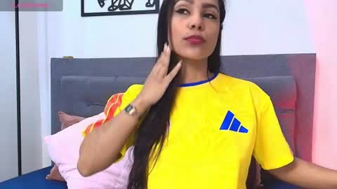 Snapshot of fernandabrown_ chatting on 06/17/26, 12:40 Fernandabrown s online show from 06/17/26, 12:40