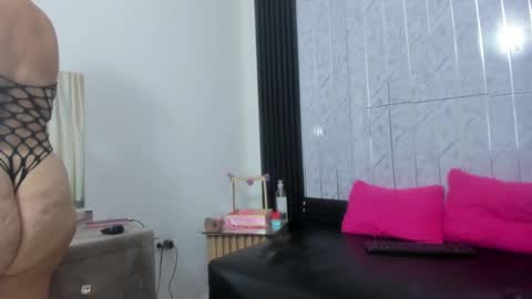 Snapshot of fernandaclar chatting on 10/09/25, 07:56 Fernandaclar online show from 10/09/25, 07:56