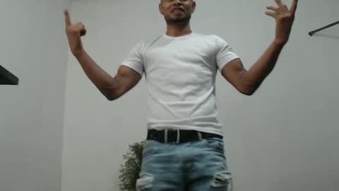 fernandez_latinblack online show from 01/06/25, 12:27