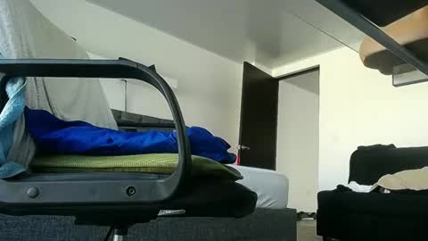 Snapshot of fernandoquindiano chatting on 01/18/25, 12:15 Samuel online show from 01/18/25, 12:15