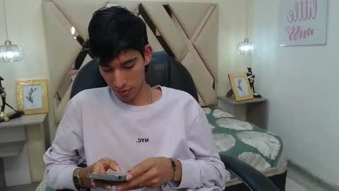 FER PHOENIX online show from 02/28/25, 03:48