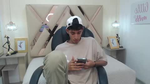 FER PHOENIX online show from 03/06/25, 03:35